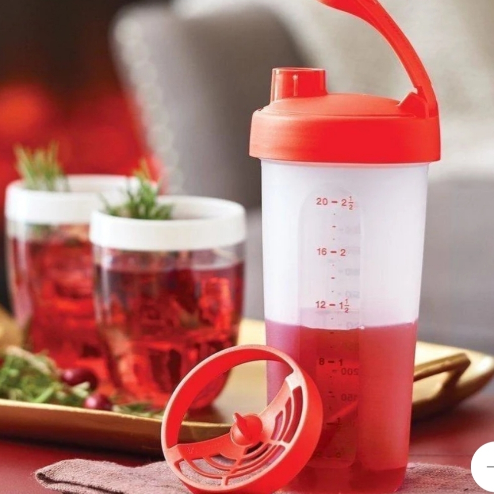 Tupperware  Quick shake Blender Bottle